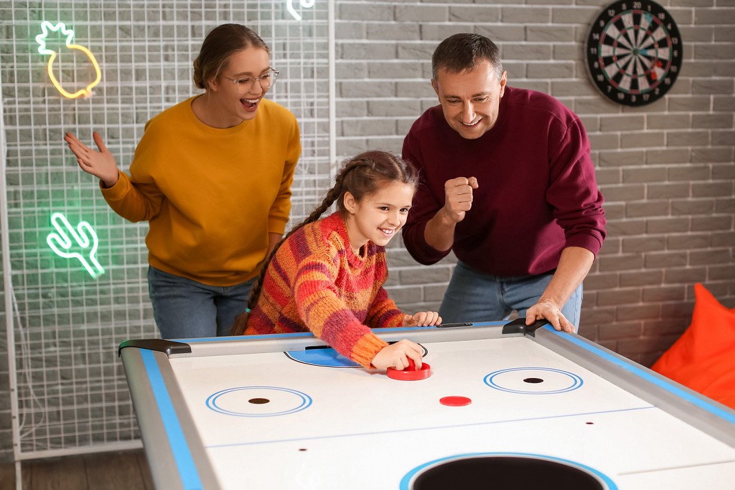 <strong>Air Hockey</strong> Tables